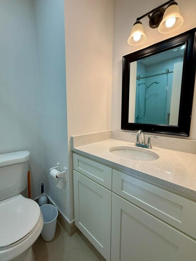 Building Photo - 306 N 40th Ave