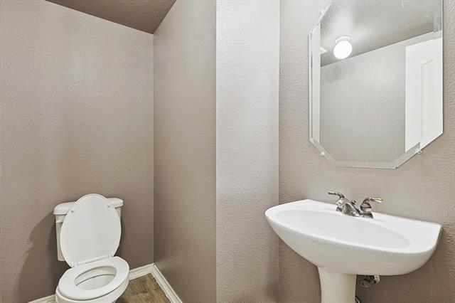 Building Photo - 8837 Sunset Trace Dr