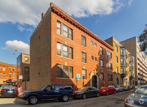 Building Photo - 2849 N Orchard