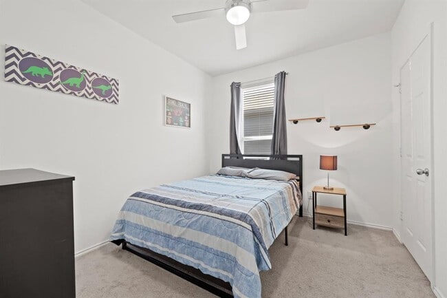 Building Photo - 240 Bedford Falls Ln