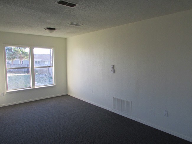 Building Photo - 1206 E 36th St