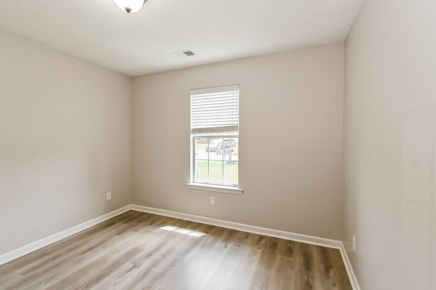 Building Photo - 9069 Gavin Dr