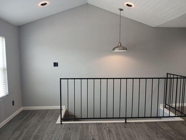 Building Photo - (50% OFF 1st MONTHS RENT) 2nd Floor Condo 1 Bedroom and 1 Bath