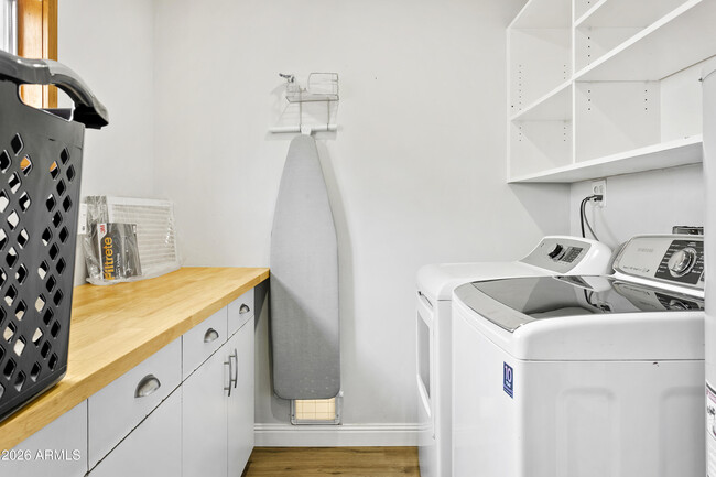 Building Photo - 7901 E Loma Land Dr