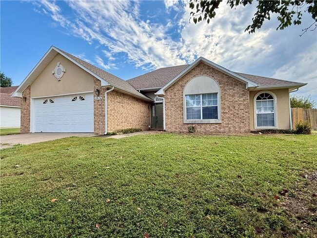 Primary Photo - 2978 N Apatite Dr