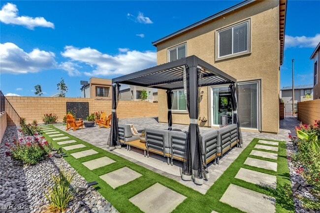 Building Photo - 8907 Roadrunner Ravine St