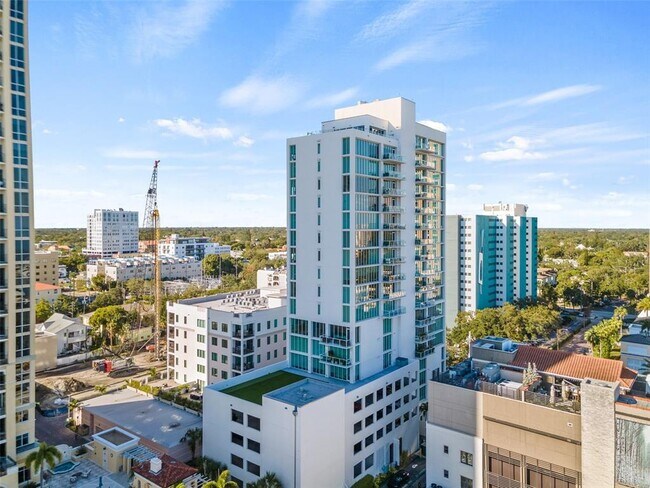 Building Photo - 176 4th Ave NE