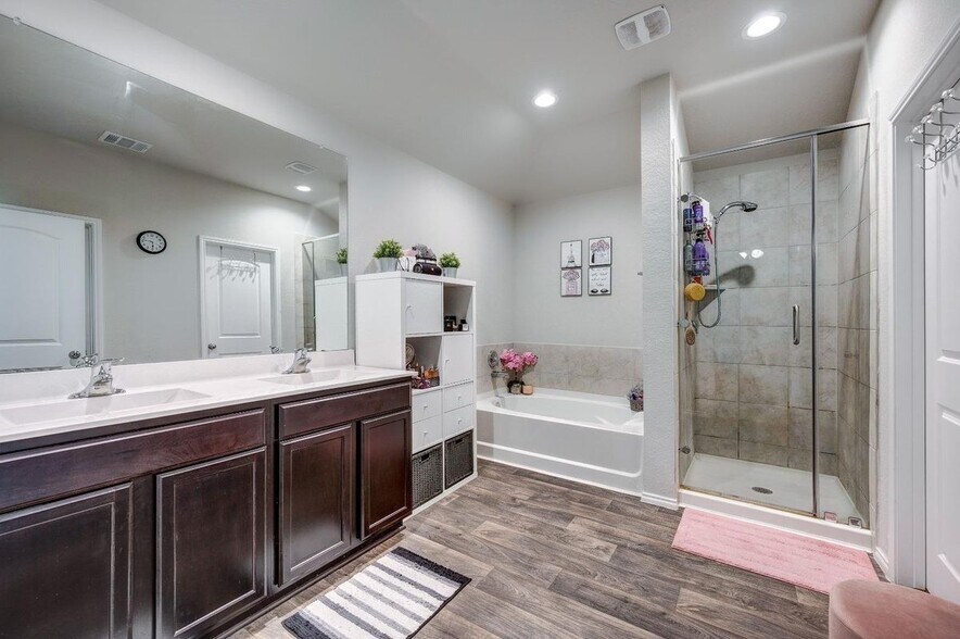 Building Photo - 22635 Busalla Trail