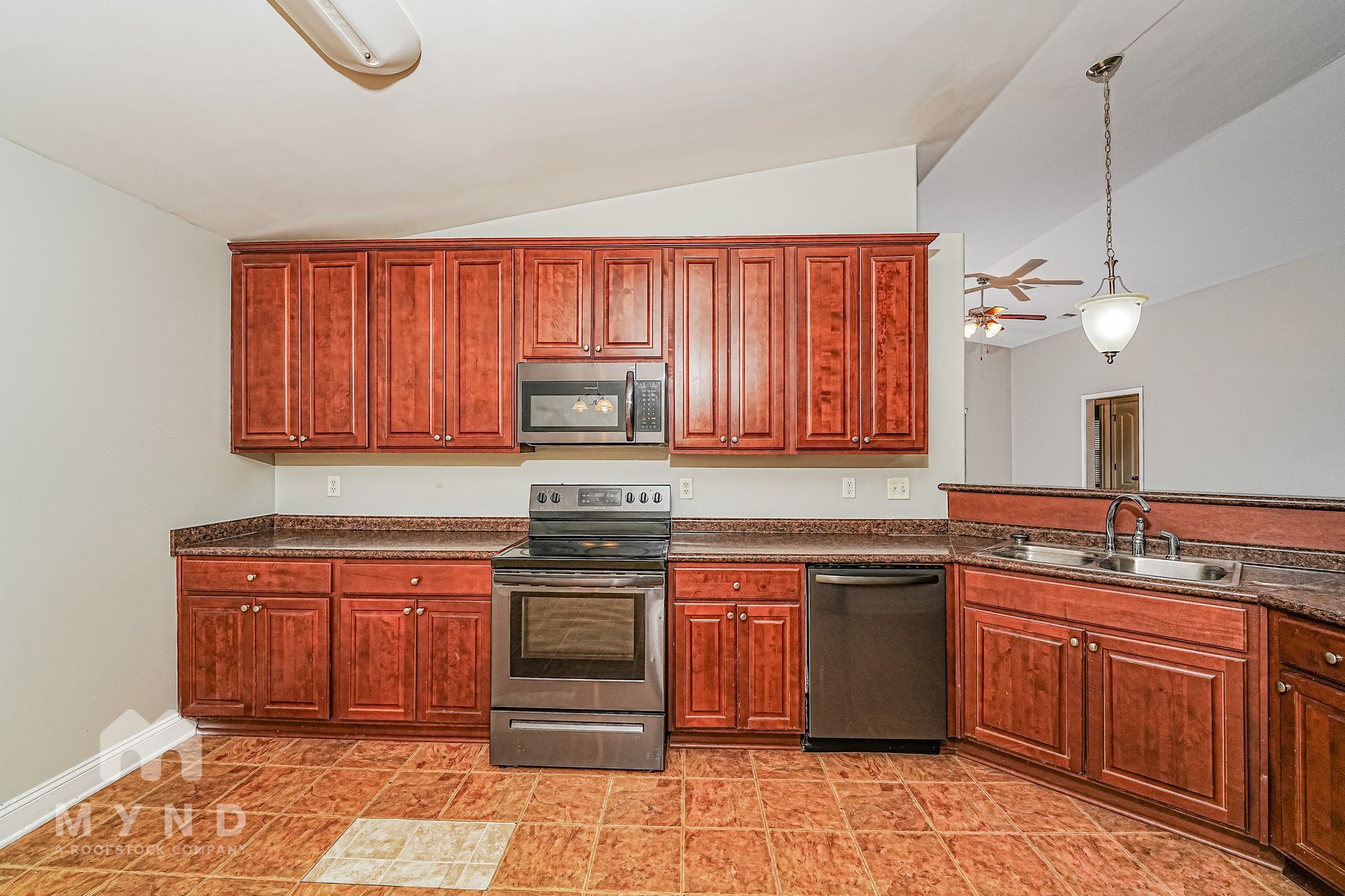 Building Photo - 4053 Cambridge Dr