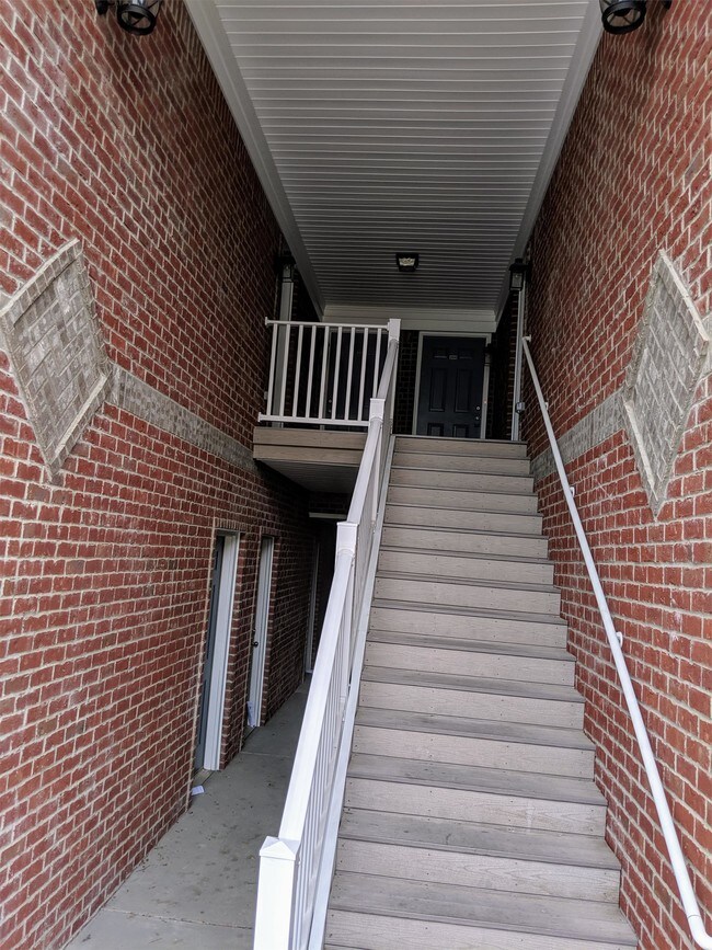 Building Photo - 10501 Chariot Run Ct