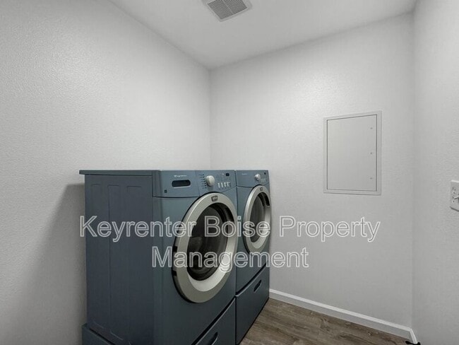 Building Photo - 10266 W Silver City St