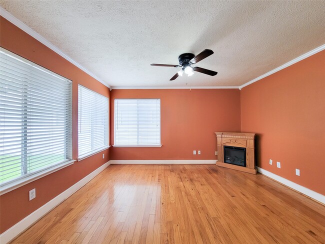 Building Photo - 9607 Farrell Dr