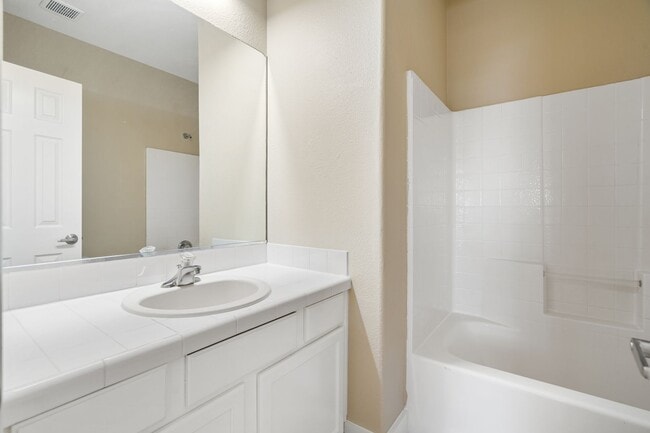 Building Photo - Agavae - MLK / 183 - Remodeled 3BD 2.5BA - Garage - Fenced Yard   - $1600