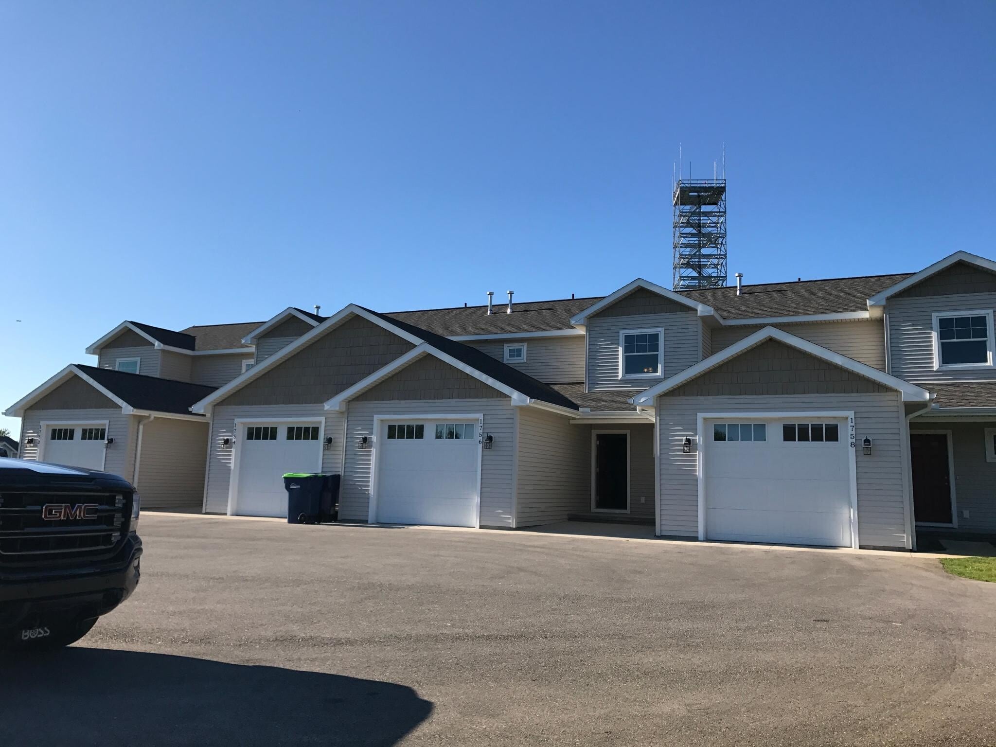 Front of townhouse units. Each individual unit has its own walls for privacy. - 1756 St Joseph St