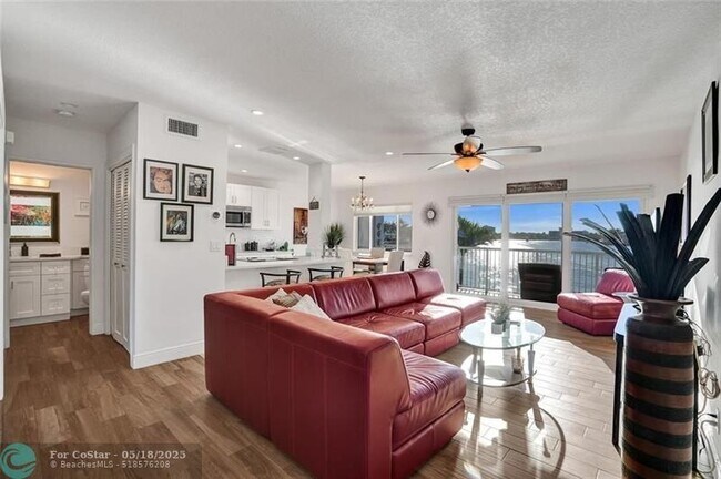 Building Photo - 1201 S Riverside Dr