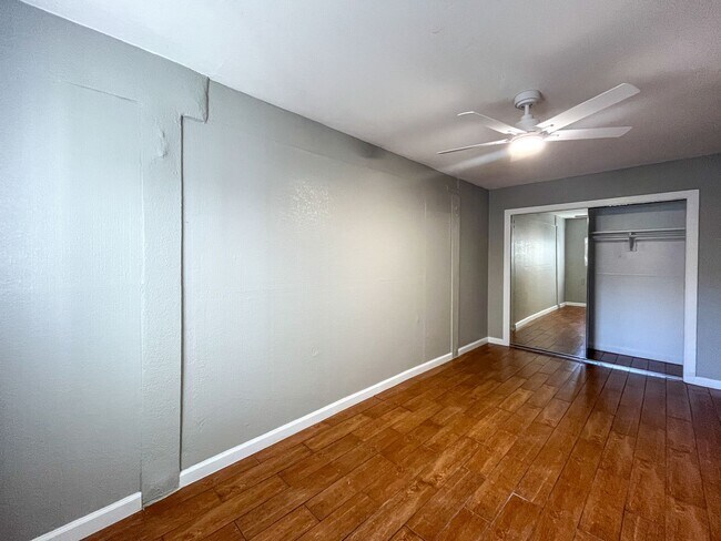 Building Photo - 11303 S Lemoli Ave