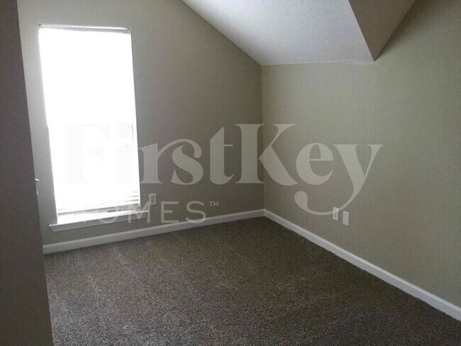 Building Photo - 4590 Tulip Creek Dr