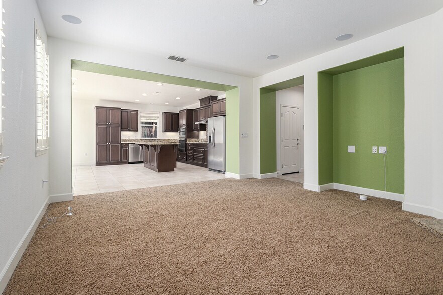 Building Photo - 4970 Trescott Ct
