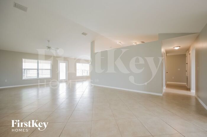 Building Photo - 2029 NW 4th St