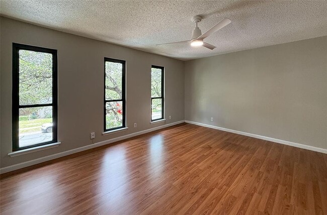 Building Photo - 8401 Loralinda Dr