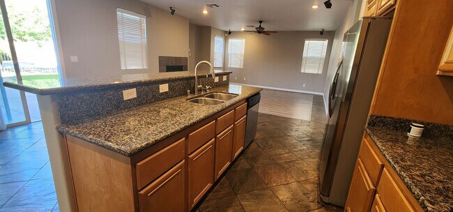 Building Photo - Lone Mountain Heights Luxury Living! 1st-m...