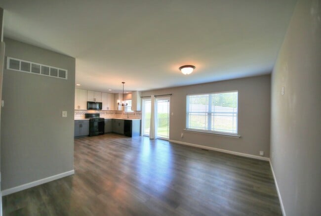 Building Photo - 3 Bed/3.5 Bath Home for Rent in Bridgeton (Pattonville School District)