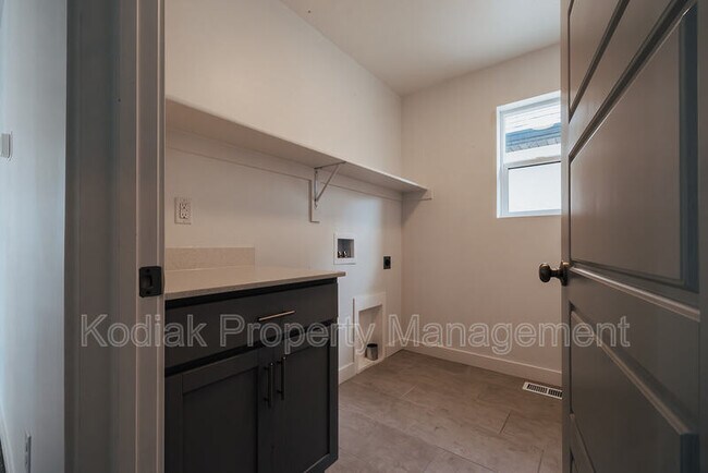 Building Photo - 2442 N Gotland Way