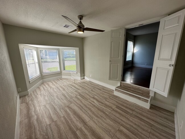 Building Photo - 5407 Menard Ave