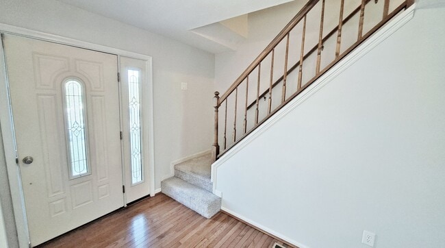Building Photo - 3 Bed / 3 Bath Single Family Home