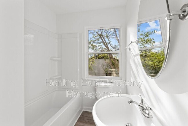 Building Photo - 4212 50th Ave N