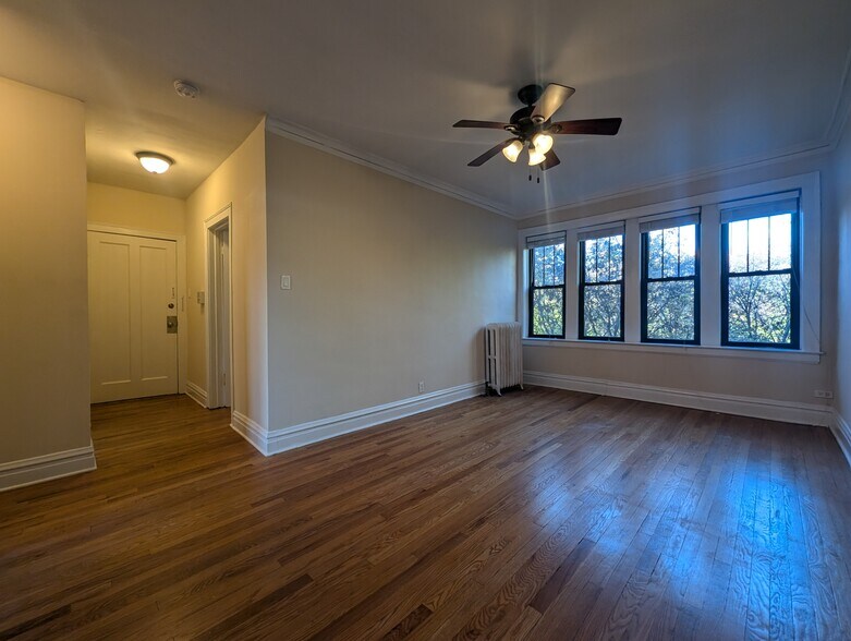 Building Photo - 2175 W Giddings St