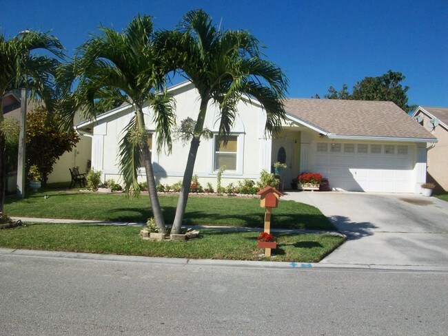 Primary Photo - 5419 Blueberry Hill Ave