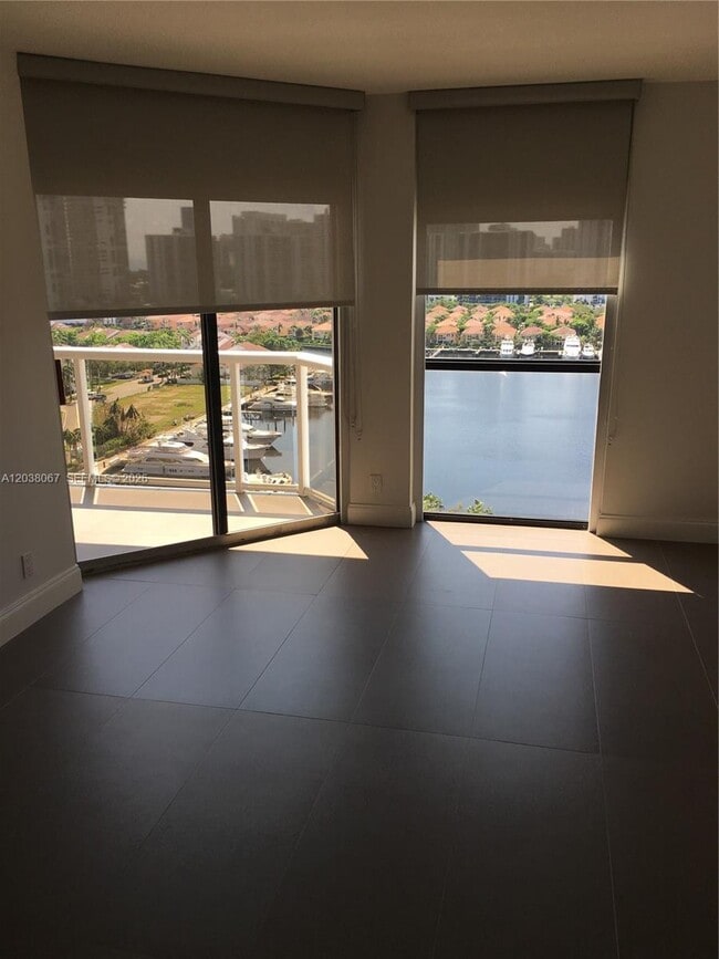 Building Photo - 3640 Yacht Club Dr