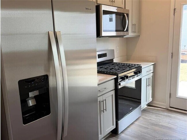 Building Photo - 159 Starlight St