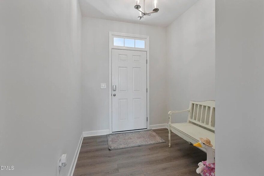 Building Photo - Room in House on Longleaf Gln Ln