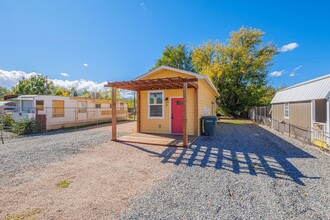 Building Photo - 303 Mountain View St