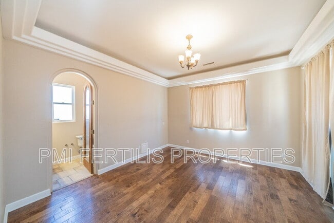Building Photo - 17425 Cyrus Ln