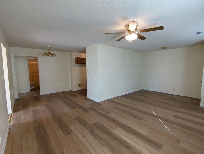 Building Photo - 69 Summerfield Rd