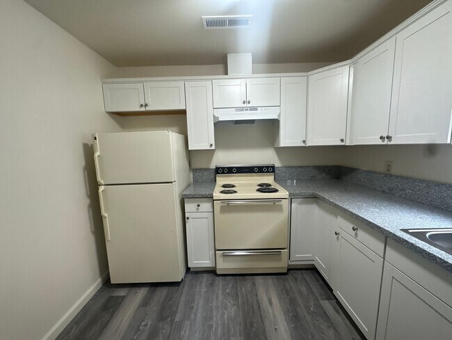 Building Photo - Gated community - Water, Garbage & Sewer I...
