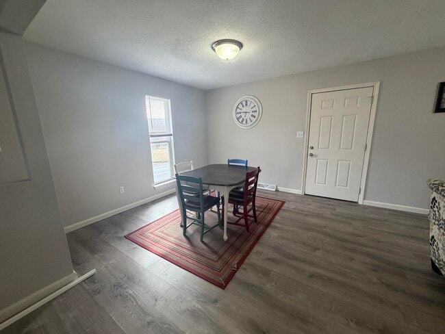 Building Photo - 202 Wheaton Ct