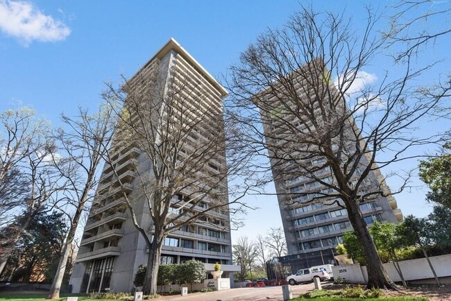 Primary Photo - 2575 Peachtree Rd