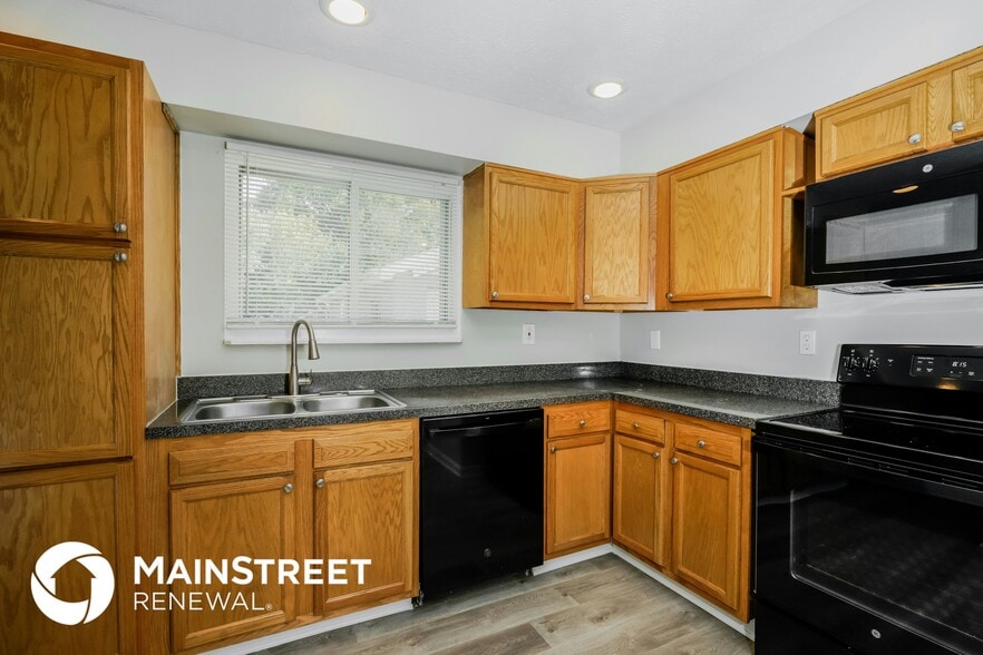 Building Photo - 9335 Donerail Way