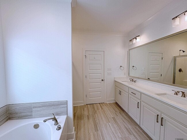 Building Photo - 10263 Alderman Dr