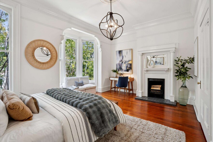 Bedroom - 49 Liberty St