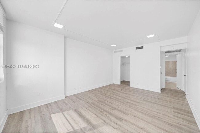 Building Photo - 3301 NE 5th Ave