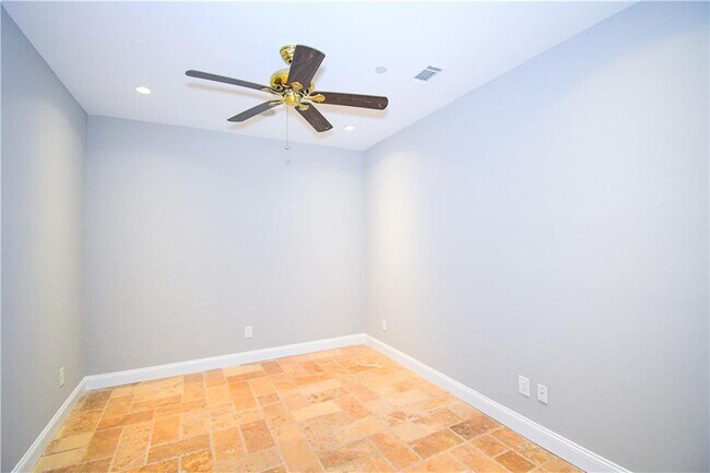 Building Photo - 4 Prichard Way NE