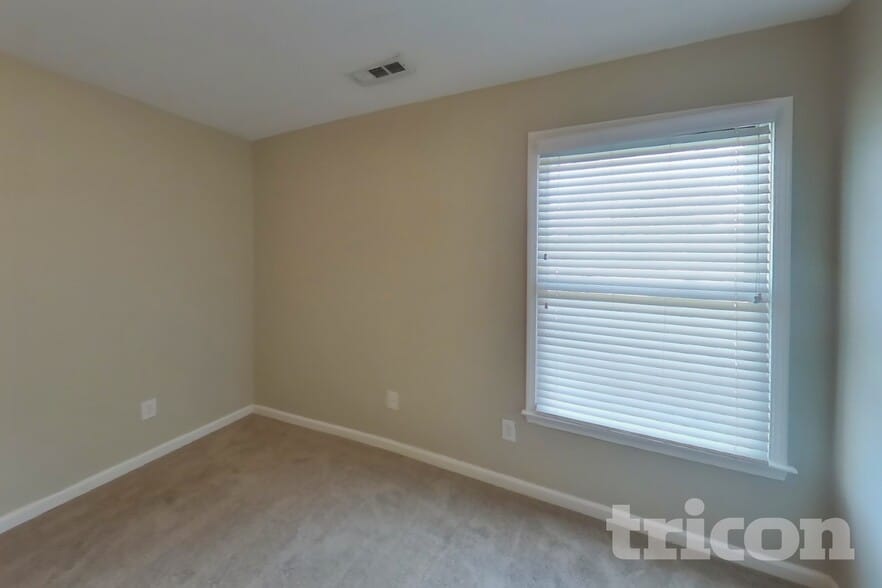 Building Photo - 129 Green Branch Dr