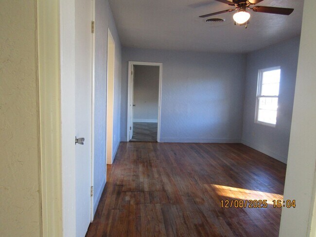 Building Photo - Very nice spacious home! No Carpet!