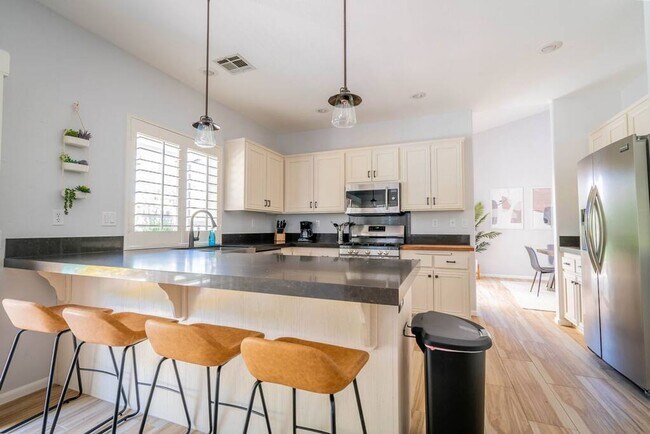 Building Photo - Ocotillo Private Oasis & Pool Monthly