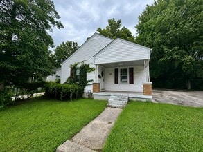Building Photo - 643 Golfview Dr